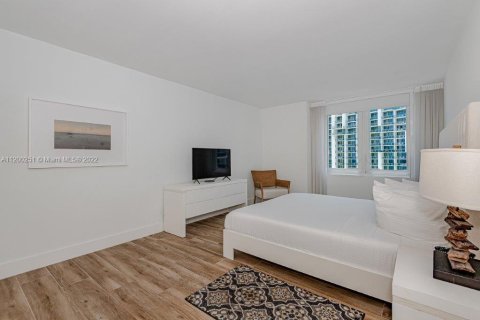 Condo in Miami Beach, Florida, 1 bedroom  № 23863 - photo 21