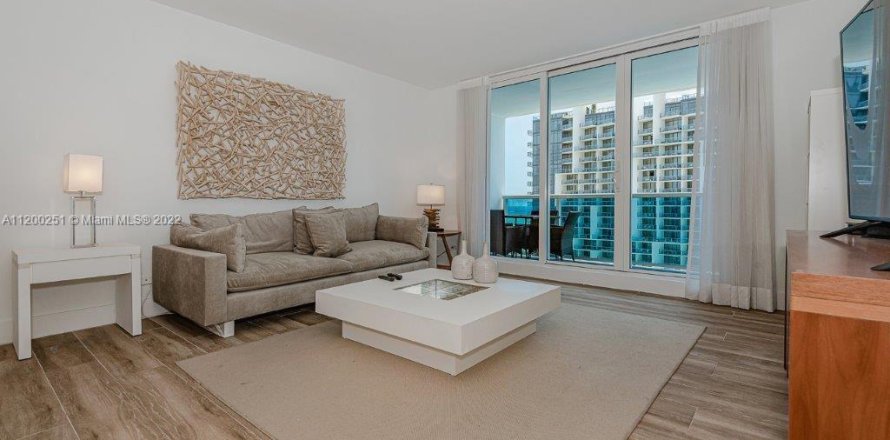 Condominio en Miami Beach, Florida, 1 dormitorio  № 23863