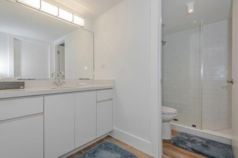 Condo in Miami Beach, Florida, 1 bedroom  № 23863 - photo 22