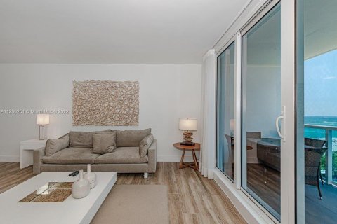 Condominio en alquiler en Miami Beach, Florida, 1 dormitorio, 89.19 m2 № 23863 - foto 2