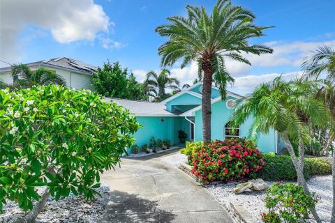 Villa ou maison à vendre à Indian Rocks Beach, Floride: 2 chambres, 162.11 m2 № 1336426 - photo 3