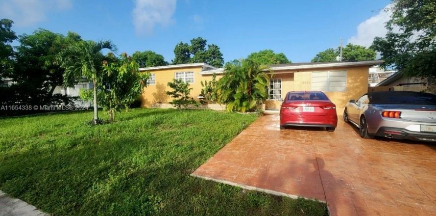 Villa ou maison à Miami Gardens, Floride 3 chambres, 227.42 m2 № 1348908