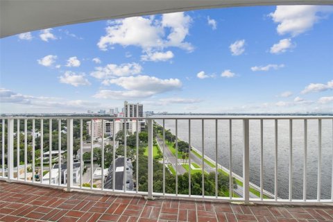 Condo in Tampa, Florida, 2 bedrooms  № 1372189 - photo 26