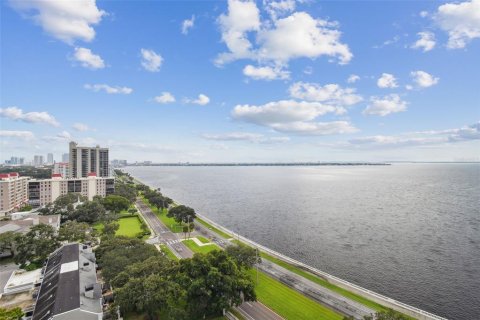 Copropriété à vendre à Tampa, Floride: 2 chambres, 124.02 m2 № 1372189 - photo 2