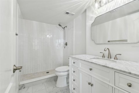 Copropriété à vendre à Tampa, Floride: 2 chambres, 124.02 m2 № 1372189 - photo 16