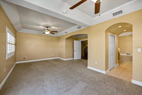 Townhouse in Redington Shores, Florida 3 bedrooms, 236.34 sq.m. № 1372224 - photo 14