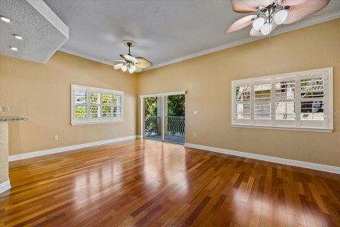 Adosado en venta en Redington Shores, Florida, 3 dormitorios, 236.34 m2 № 1372224 - foto 10