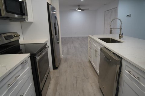 Copropriété à vendre à Sarasota, Floride: 2 chambres, 143.53 m2 № 1372152 - photo 17