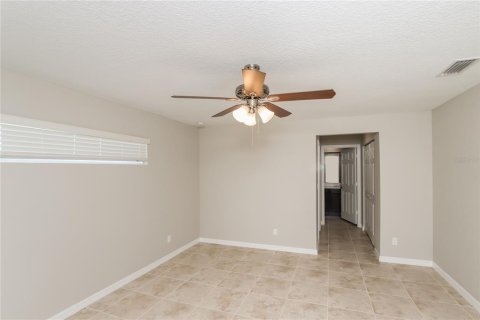 House in Palm Bay, Florida 4 bedrooms, 170.29 sq.m. № 1369681 - photo 8