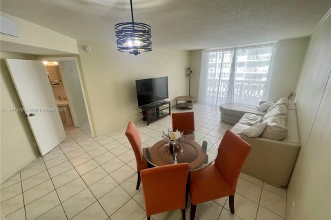 Copropriété à vendre à Hallandale Beach, Floride: 1 chambre, 62.89 m2 № 843413 - photo 8