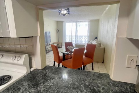 Condominio en venta en Hallandale Beach, Florida, 1 dormitorio, 62.89 m2 № 843413 - foto 5