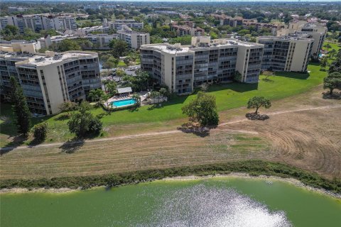 Condo in Lauderhill, Florida, 3 bedrooms  № 959214 - photo 29