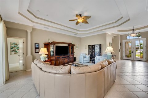 Villa ou maison à vendre à North Port, Floride: 3 chambres, 236.16 m2 № 977851 - photo 10