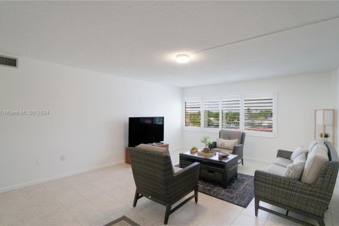 Condominio en venta en Miami Shores, Florida, 2 dormitorios, 107.21 m2 № 547541 - foto 26