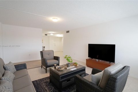 Condominio en venta en Miami Shores, Florida, 2 dormitorios, 107.21 m2 № 547541 - foto 27
