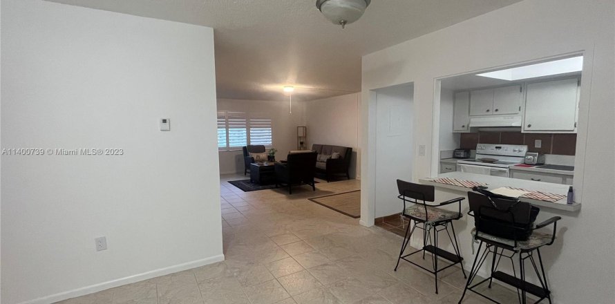 Condominio en Miami Shores, Florida, 2 dormitorios  № 547541