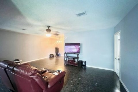 Duplex à louer à Valparaiso, Floride: 4 chambres, 179.95 m2 № 561780 - photo 15