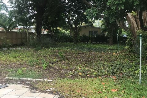 House in Wilton Manors, Florida 2 bedrooms, 86.21 sq.m. № 1352093 - photo 2