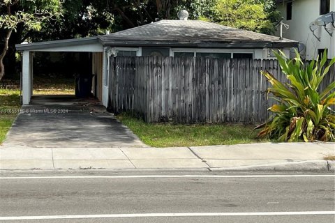 Villa ou maison à vendre à Wilton Manors, Floride: 2 chambres, 86.21 m2 № 1352093 - photo 11