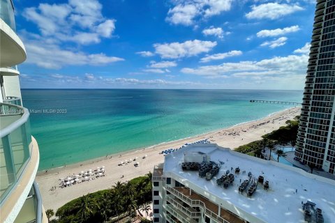 Hotel in Sunny Isles Beach, Florida 2 bedrooms, 93.55 sq.m. № 851343 - photo 15