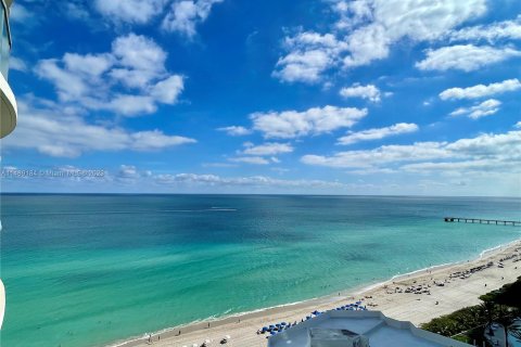 Hotel in Sunny Isles Beach, Florida 2 bedrooms, 93.55 sq.m. № 851343 - photo 16