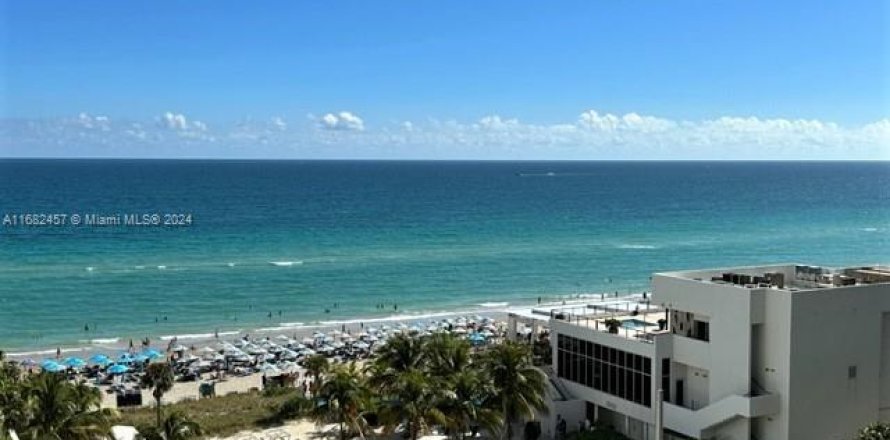 Condominio en Hollywood, Florida, 1 dormitorio  № 1415496