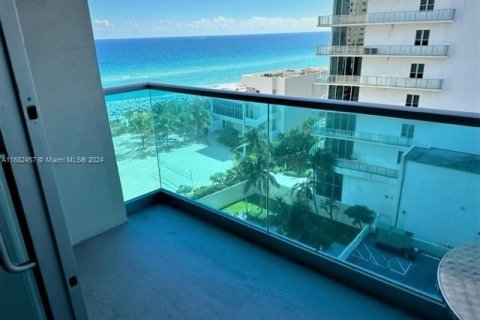 Condominio en venta en Hollywood, Florida, 1 dormitorio, 84.08 m2 № 1415496 - foto 16