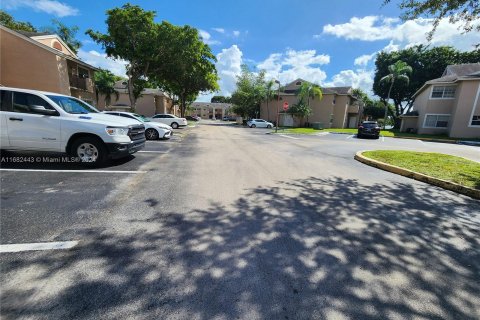 Condo in Pembroke Pines, Florida, 1 bedroom  № 1415494 - photo 14