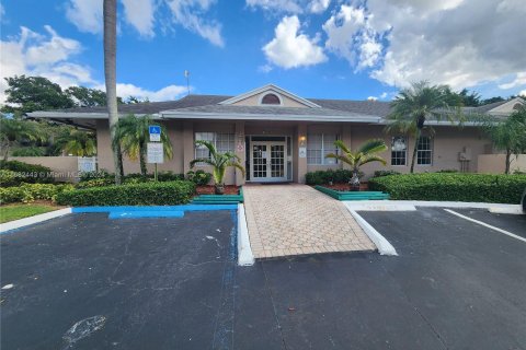 Condo in Pembroke Pines, Florida, 1 bedroom  № 1415494 - photo 21