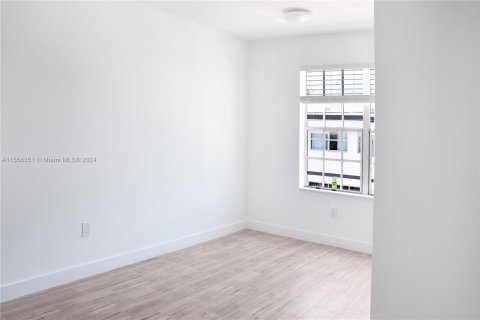 Condo in Miami Beach, Florida, 1 bedroom  № 1094917 - photo 6