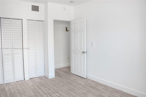 Condo in Miami Beach, Florida, 1 bedroom  № 1094917 - photo 9