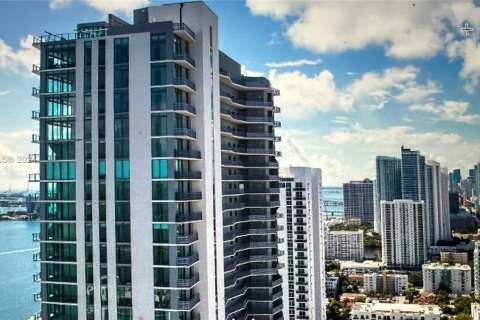 Condominio en venta en Miami, Florida, 2 dormitorios, 101.73 m2 № 1413562 - foto 1