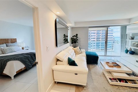 Condo in Miami Beach, Florida, 2 bedrooms  № 1413561 - photo 14