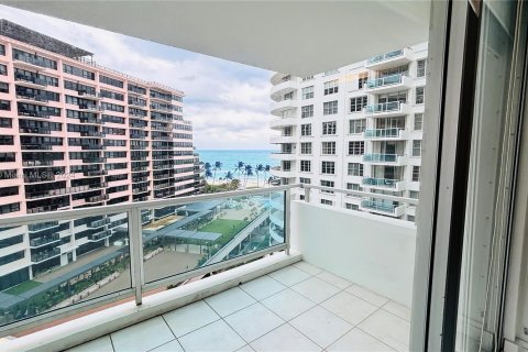 Condo in Miami Beach, Florida, 2 bedrooms  № 1413561 - photo 28