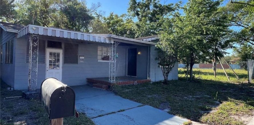 House in Tampa, Florida 2 bedrooms, 90.3 sq.m. № 1410322