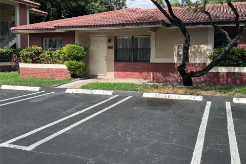 Villa ou maison à vendre à Coral Springs, Floride: 2 chambres, 80.45 m2 № 1215958 - photo 7
