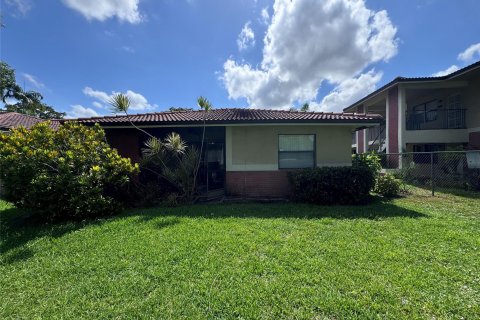 Casa en venta en Coral Springs, Florida, 2 dormitorios, 80.45 m2 № 1215958 - foto 9