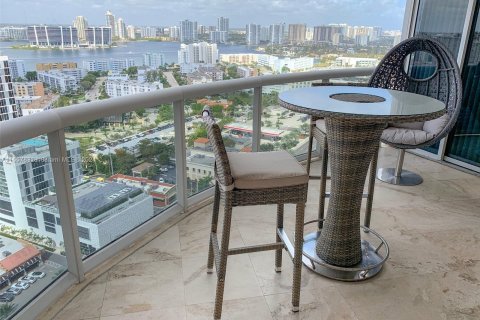 Condominio en venta en Sunny Isles Beach, Florida, 2 dormitorios, 147.71 m2 № 1360329 - foto 4