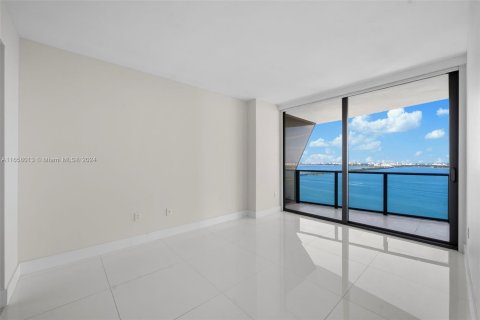 Condo in Miami, Florida, 2 bedrooms  № 1360295 - photo 11