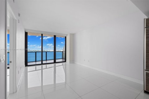 Condo in Miami, Florida, 2 bedrooms  № 1360295 - photo 6