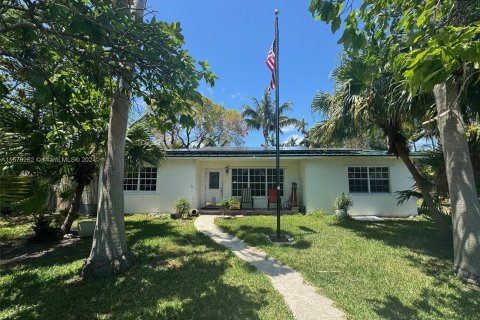 Villa ou maison à vendre à Dania Beach, Floride: 4 chambres, 125.7 m2 № 1160952 - photo 1
