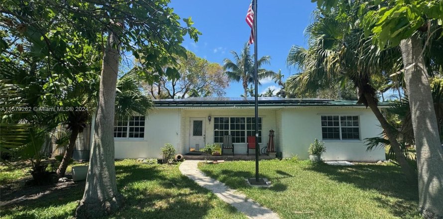 House in Dania Beach, Florida 4 bedrooms, 125.7 sq.m. № 1160952