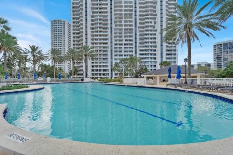 Condo in Aventura, Florida, 4 bedrooms  № 989038 - photo 19