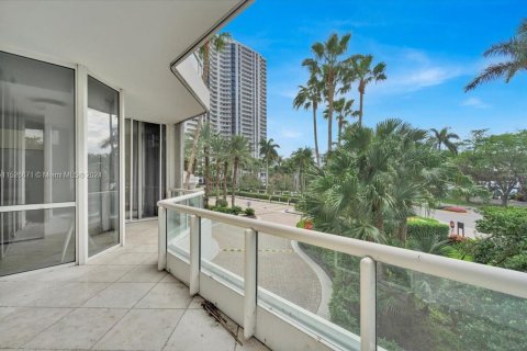 Condo in Aventura, Florida, 4 bedrooms  № 989038 - photo 15