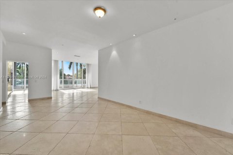 Condo in Aventura, Florida, 4 bedrooms  № 989038 - photo 10