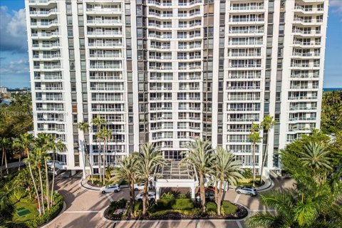 Condo in Aventura, Florida, 4 bedrooms  № 989038 - photo 4