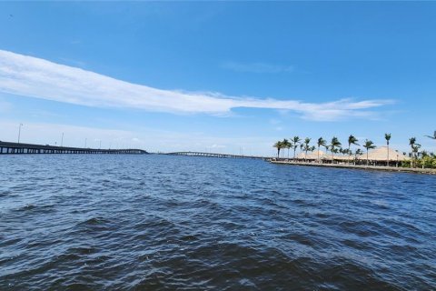 Terrain à vendre à Punta Gorda, Floride № 698355 - photo 11