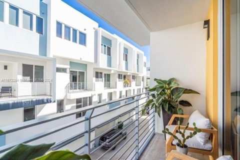 Adosado en venta en Miami Beach, Florida, 3 dormitorios, 233 m2 № 1396097 - foto 20