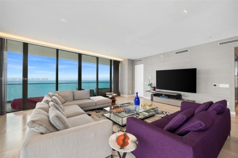 Condominio en venta en Sunny Isles Beach, Florida, 4 dormitorios, 297.84 m2 № 1236089 - foto 2