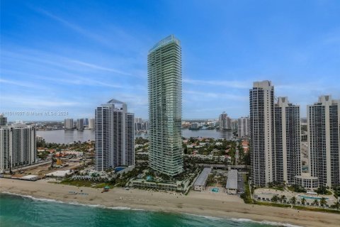 Condominio en venta en Sunny Isles Beach, Florida, 4 dormitorios, 297.84 m2 № 1236089 - foto 22